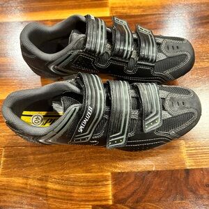 Specialized mountain bike shoes. Size 40